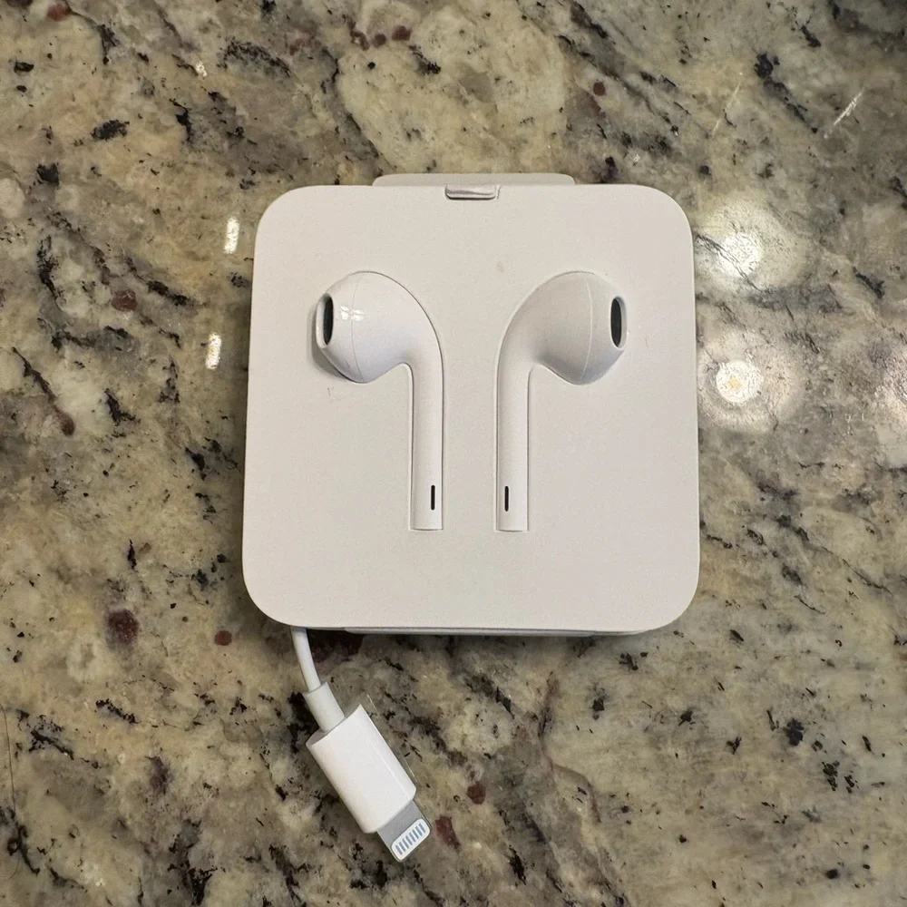 Apple iPhone lightning jack earbuds, headphones, earphones, new in package